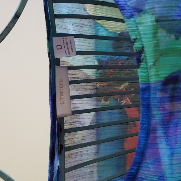 CHICO'S Beautiful Floral Tunic top Size 0 - Picture 3 of 3